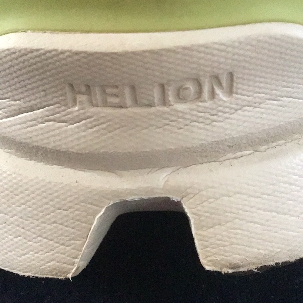 On Running Women’s 8 White and Green Running Shoes - Picture 11 of 11